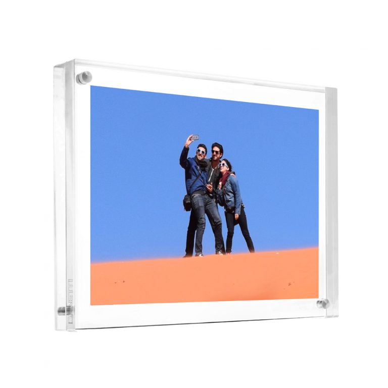 Magnetic Frame
