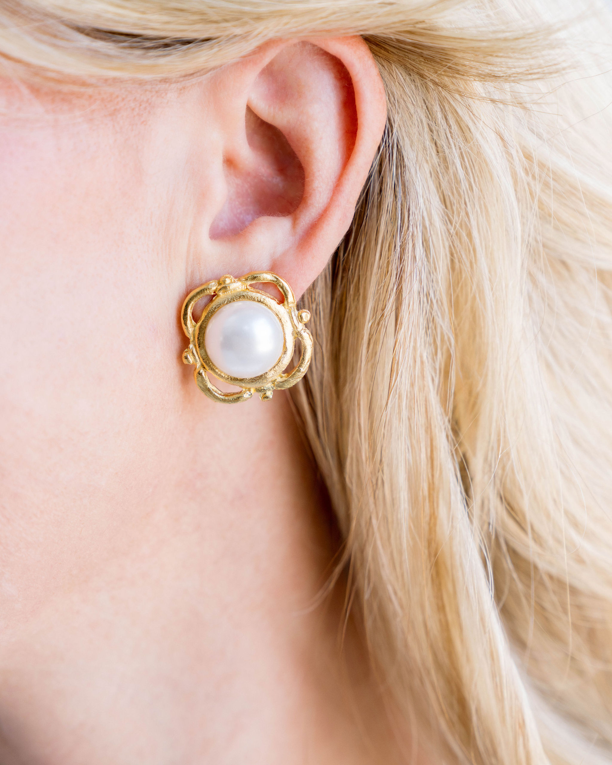 Susan Shaw - Pearl Scroll Studs